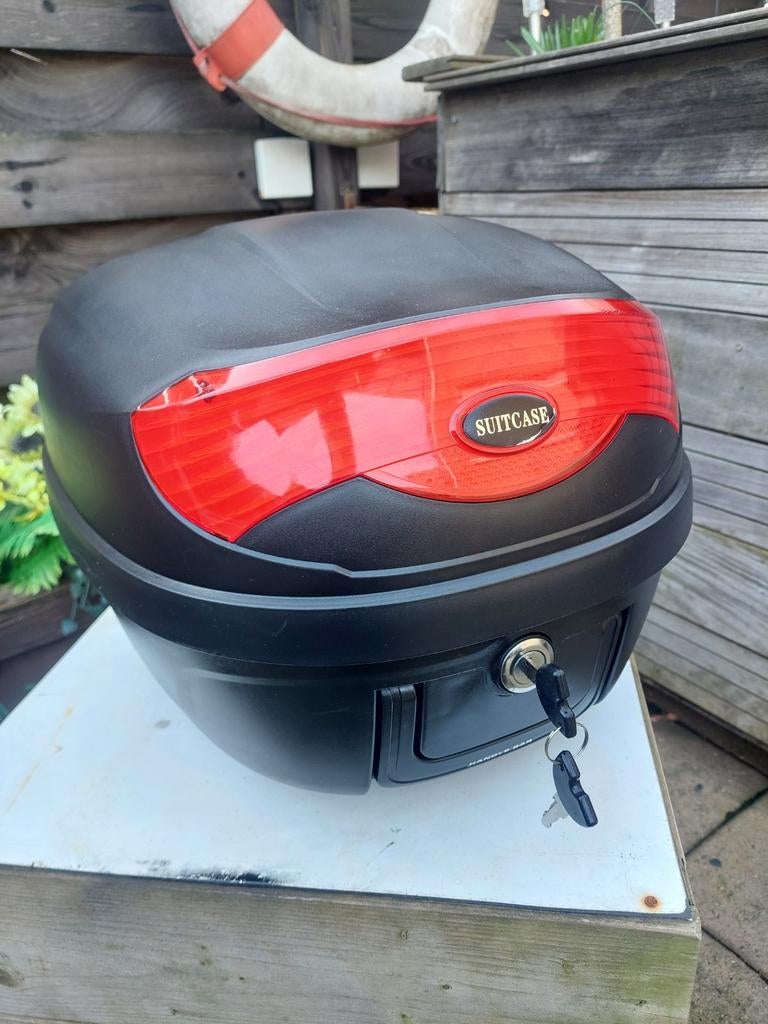 Helm of bagage koffer., Motoren, Accessoires | Koffers en Tassen, Ophalen