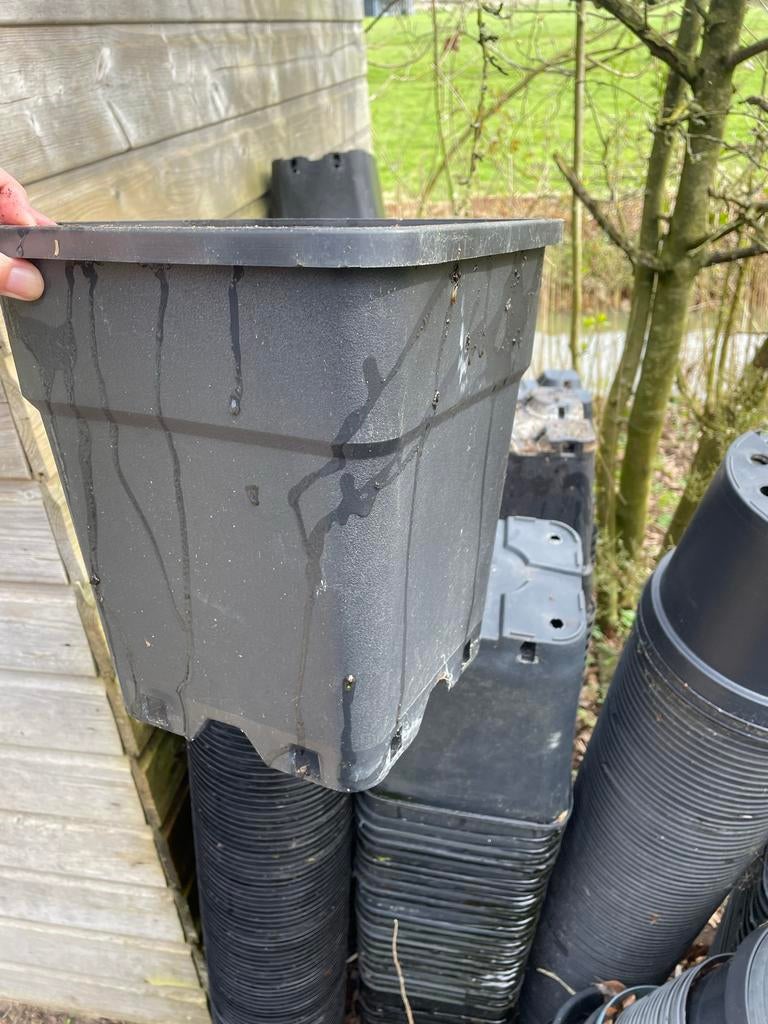 Zwarte 11 Liter tomaten Kweekpotten (24x24x23,5) - 120stuks, Kunststof, Gebruikt, Vierkant, Minder dan 40 cm