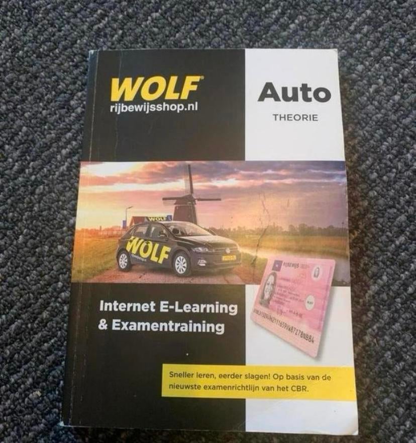 Wolf Auto Theorieboek - Zo goed als nieuw, Boeken, Ophalen of Verzenden, Zo goed als nieuw