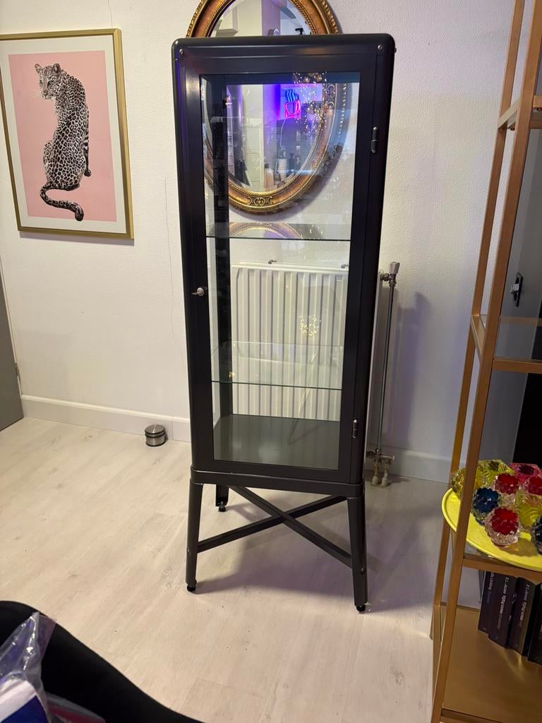 Vitrine kast fabrikor, Ophalen, Minder dan 50 cm, 150 tot 200 cm, 25 tot 50 cm