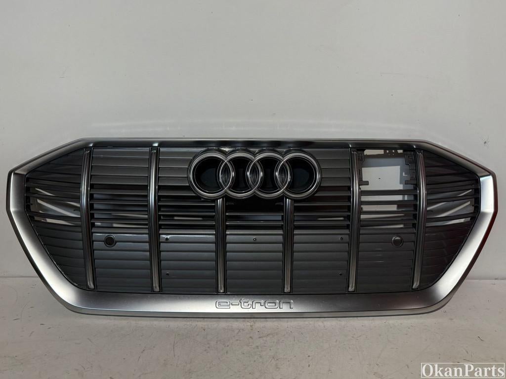 Audi e-Tron 4KE Grille 4KE853651, Ophalen of Verzenden, Gebruikt, Voor