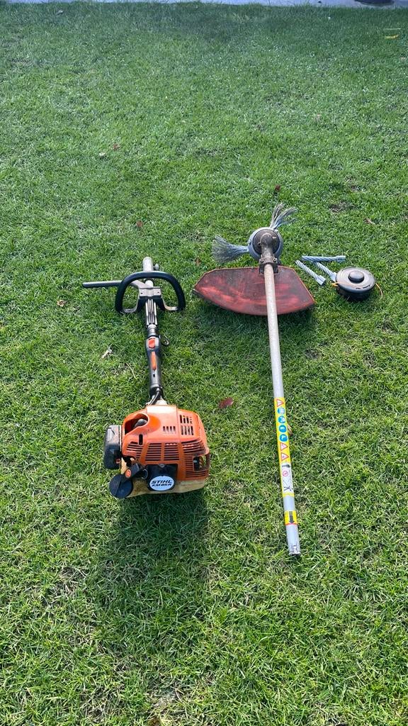 Stihl bosmaaier met draadkop en borstel ,km 85,, Ophalen of Verzenden, Gebruikt, 30 tot 50 cm, Benzine