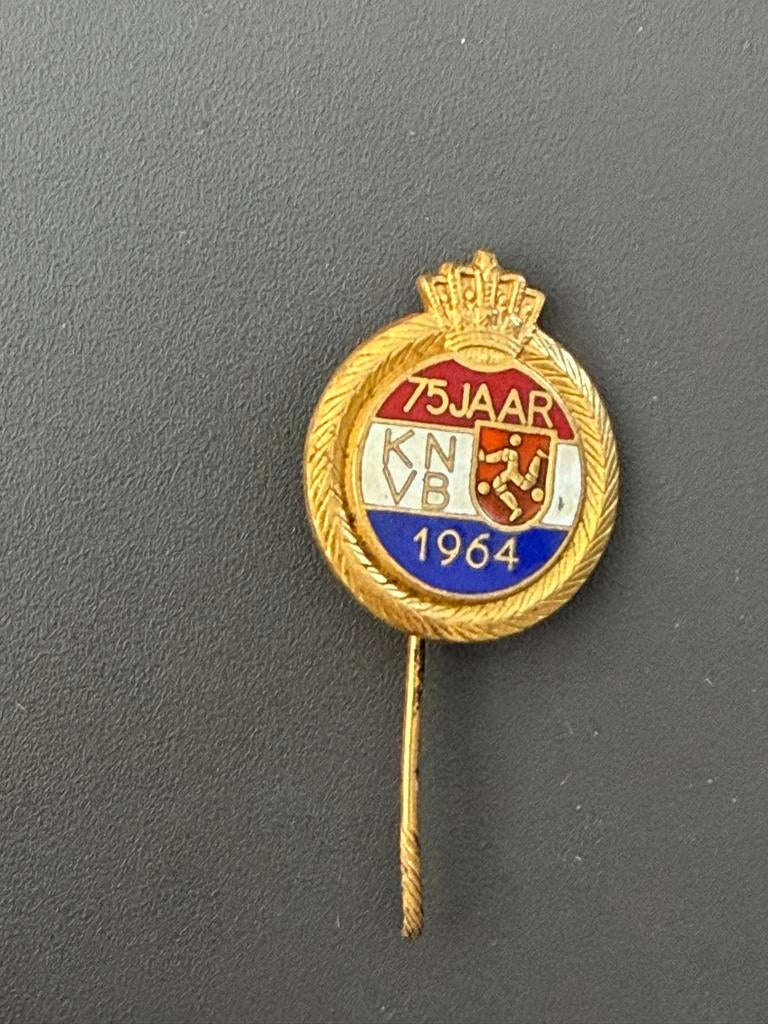 Knvb 75 jaar speldje 1964, Ophalen of Verzenden, Gebruikt, Overige binnenlandse clubs, Overige typen