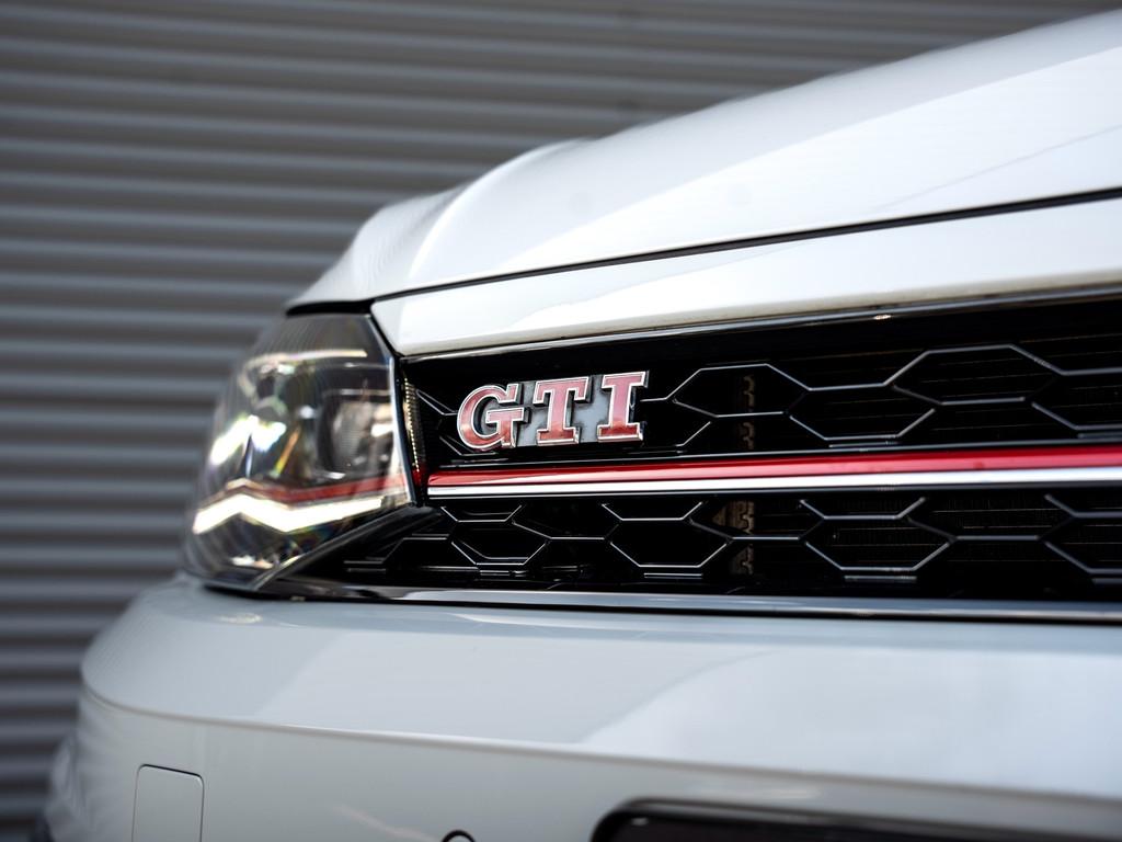 Volkswagen Polo 2.0 TSI GTI Virtual Beats Zwartdak Navi Crui, Gebruikt, Zwart, 1984 cc, Wit