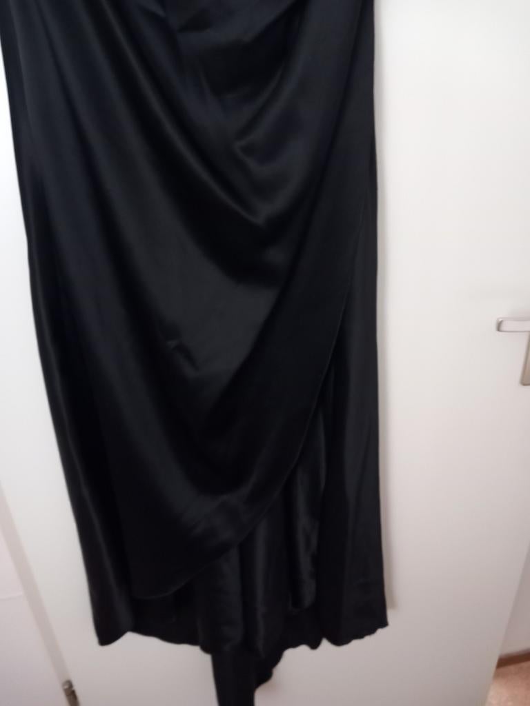 Mooie galajurk, Ophalen of Verzenden, Zo goed als nieuw, Zwart, Trouwjurk