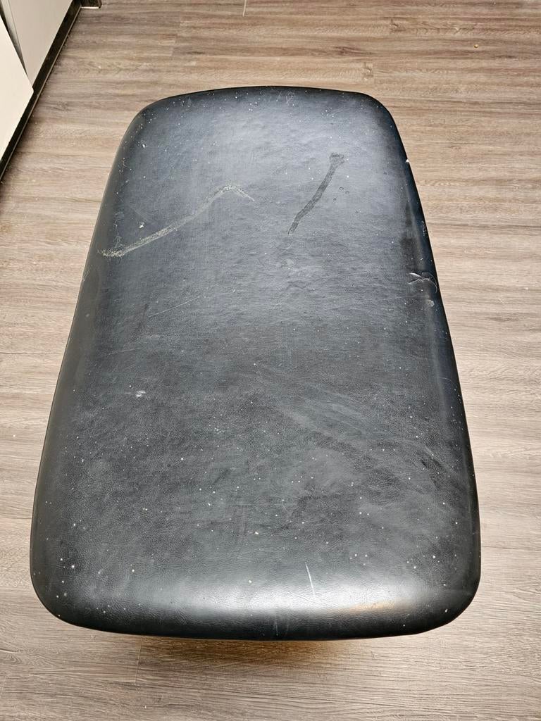 Artifort Oyster stoelen en voetenbankje, Huis en Inrichting, Ophalen of Verzenden, Gebruikt, Rechthoekig