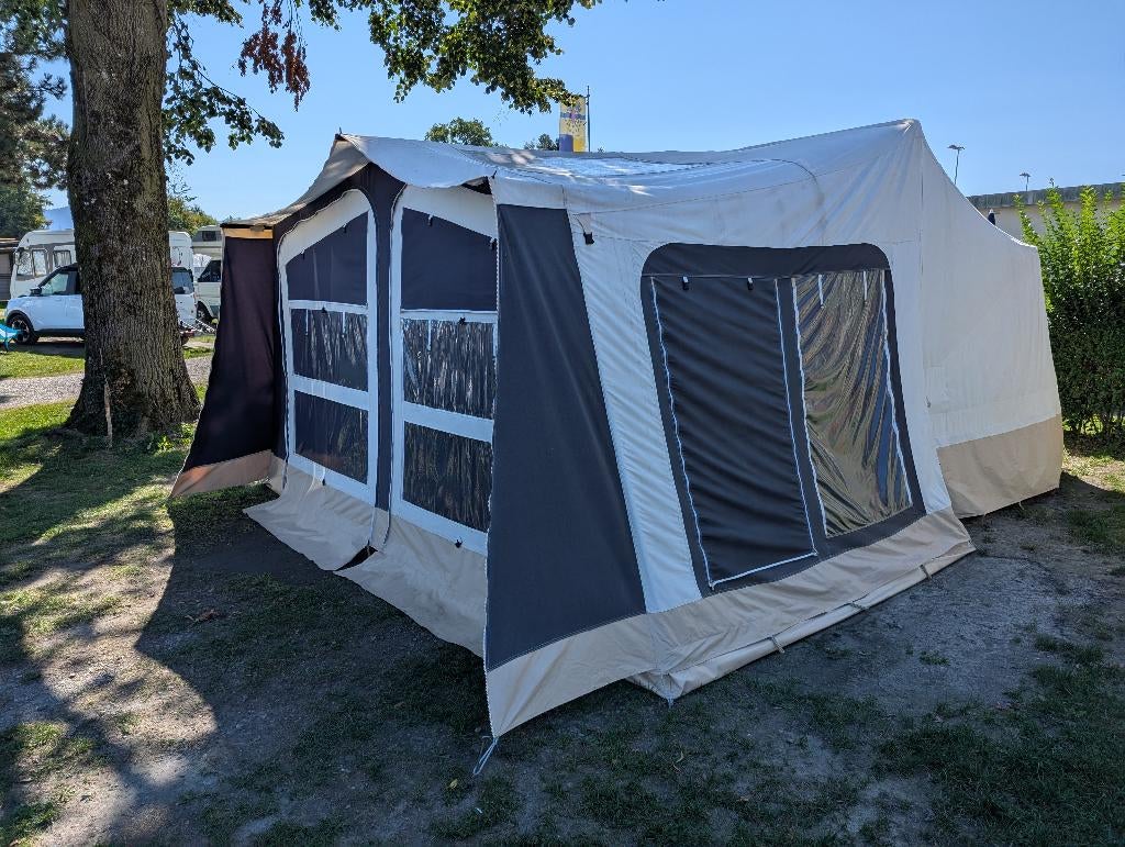 Trigano Odyssee 2015, Ophalen, Trigano, Overige kleuren, Aanwezig