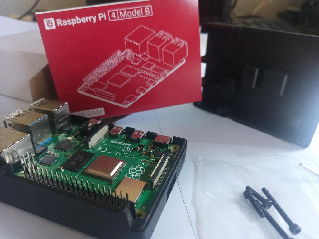 Raspberry PI4, 8GB + Case, Raspberry PI4, Verzenden, DDR4, Overige typen