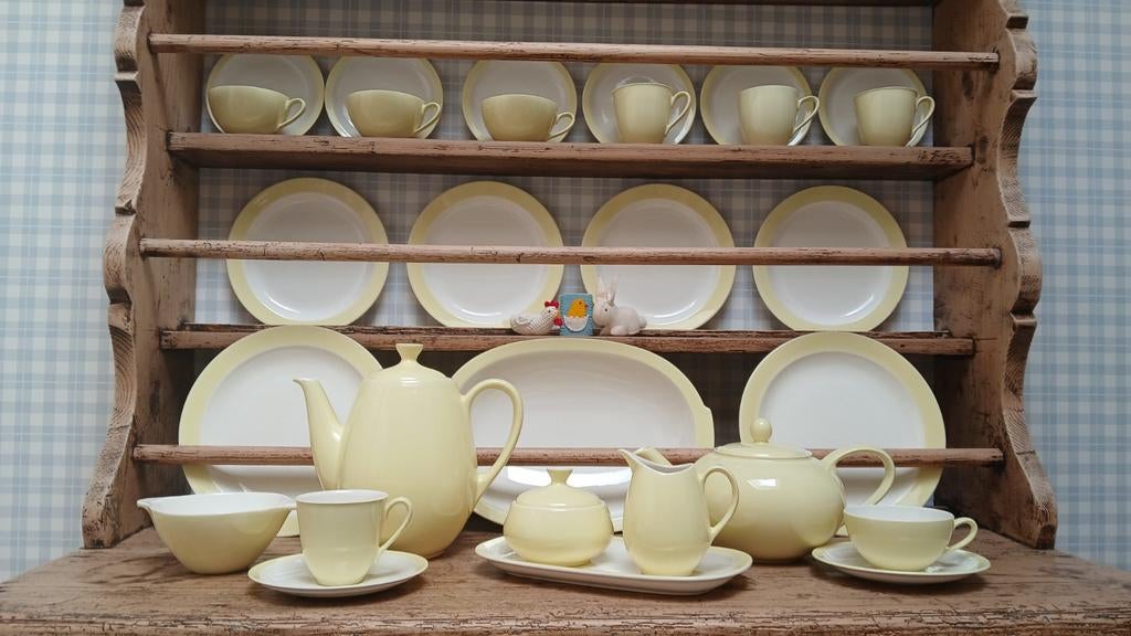 Petrus Regout servies pastel geel. 33 delig., Ophalen