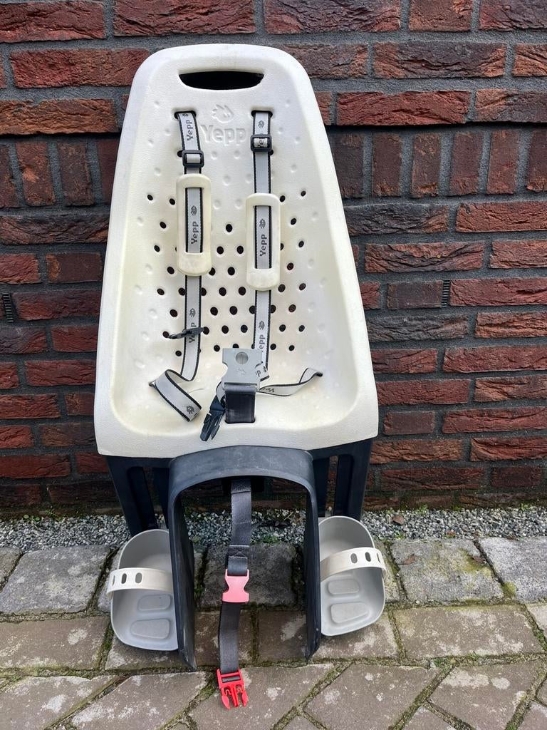 Yepp achterzitje met bevestiging voor elektrische fiets, Ophalen, Zo goed als nieuw