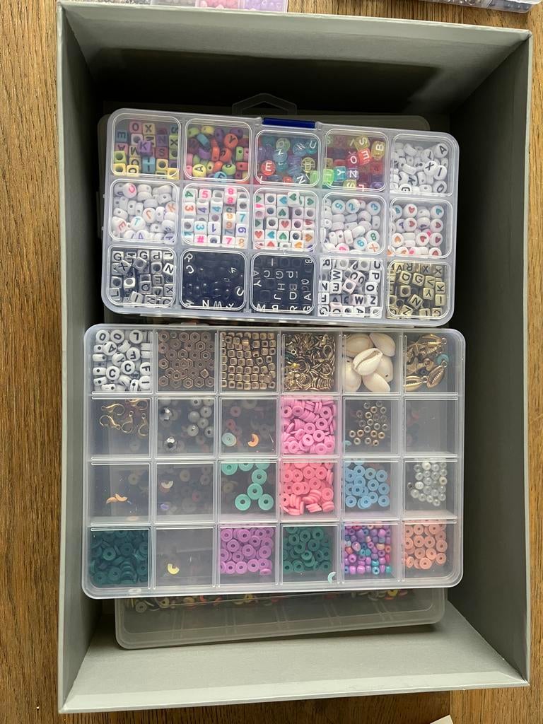 Grote set diverse kralen voor sieraden maken, Hobby en Vrije tijd, Kralen en Sieraden maken, Ophalen, Zo goed als nieuw, Kraal