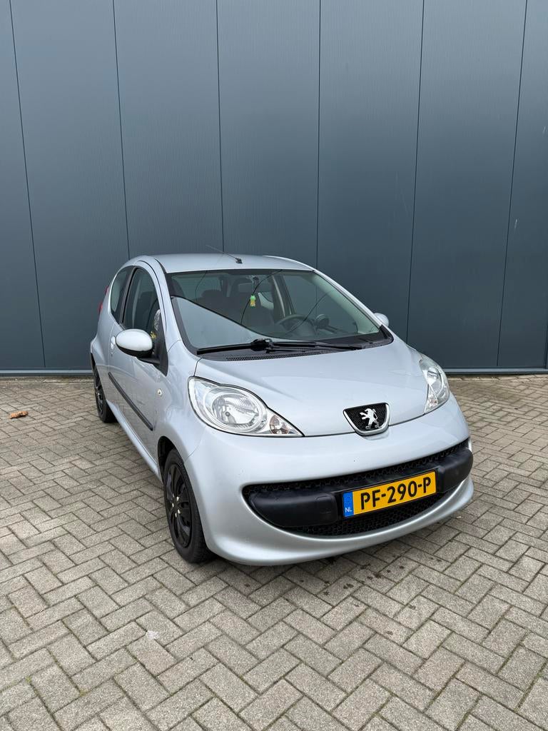 Peugeot 107 1.0 12V 3DR 2005 Grijs, Voorwielaandrijving, Stof, 765 kg, 4 stoelen