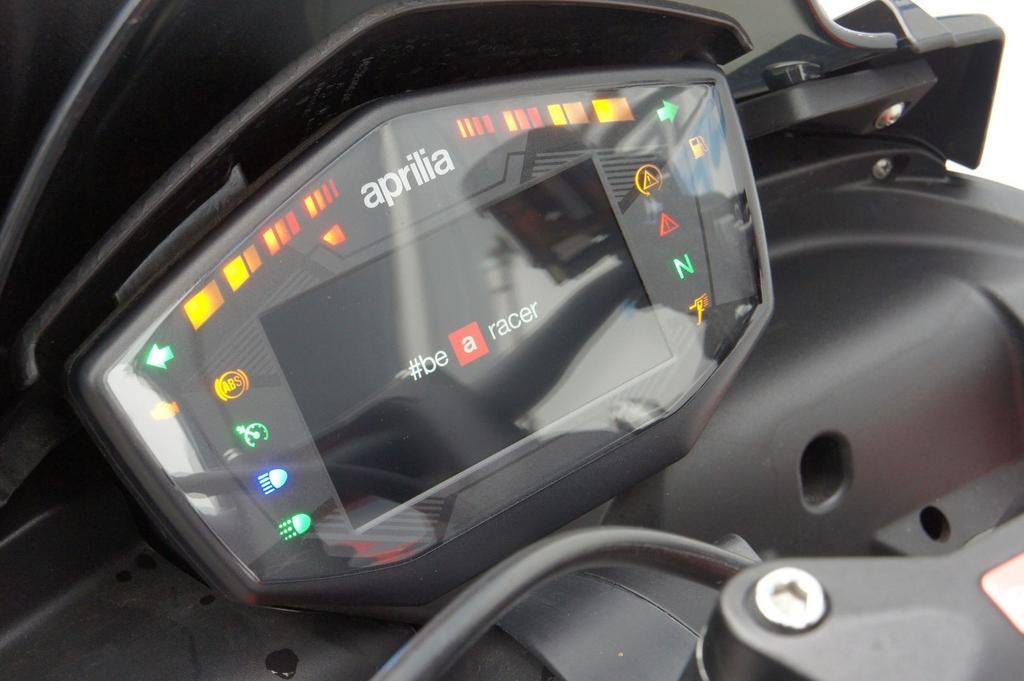 APRILIA TUONO 660 (bj 2022) 35KW - foto 2