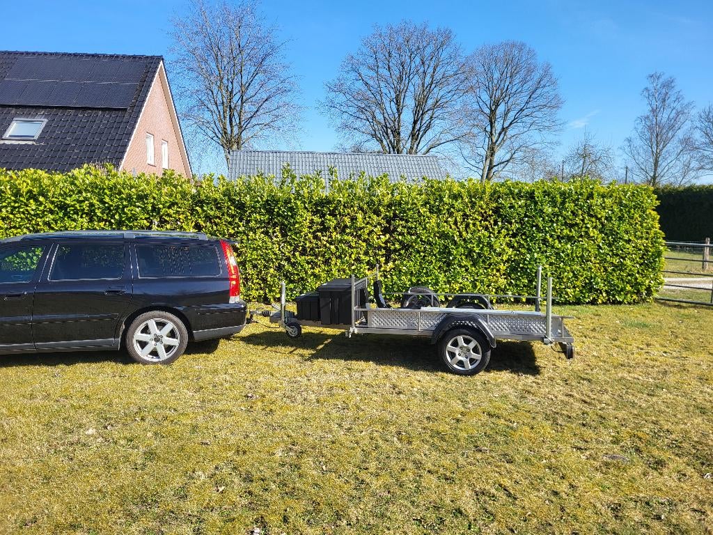 Motortrailer te huur, Aanhangwagen