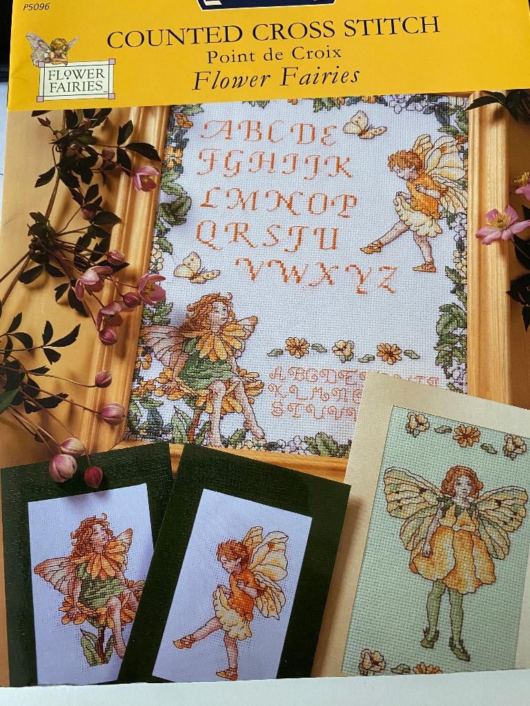 BORDUURPATROONBOEK FLOWER FAIRIES Plusssssss, Verzenden, Zo goed als nieuw, Handborduren, Patroon