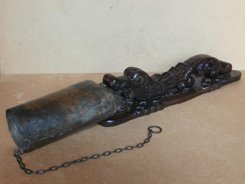 Oud grote koebel houtgesneden mythologische vis koe bel 75cm, Antiek en Kunst, Ophalen of Verzenden