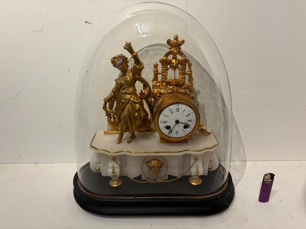 Vergulde pendule onder glazen stolp, Ophalen of Verzenden