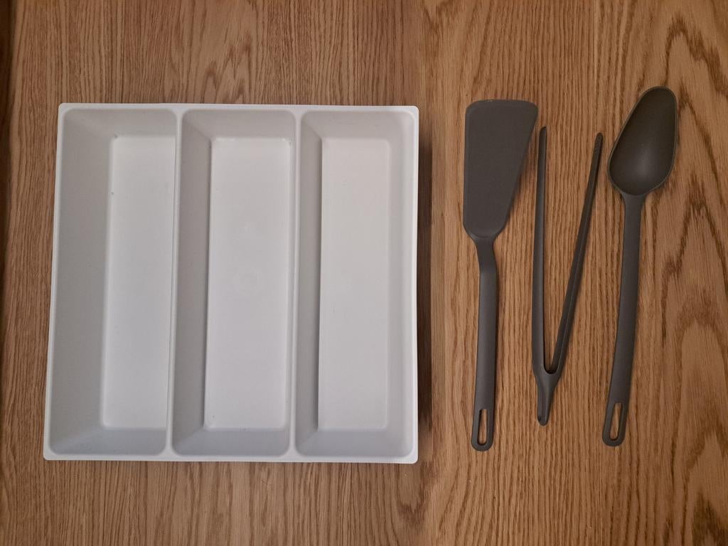 Gratis IKEA Bestekbak + Keukengerei - Jordaan, Ophalen of Verzenden, Gebruikt