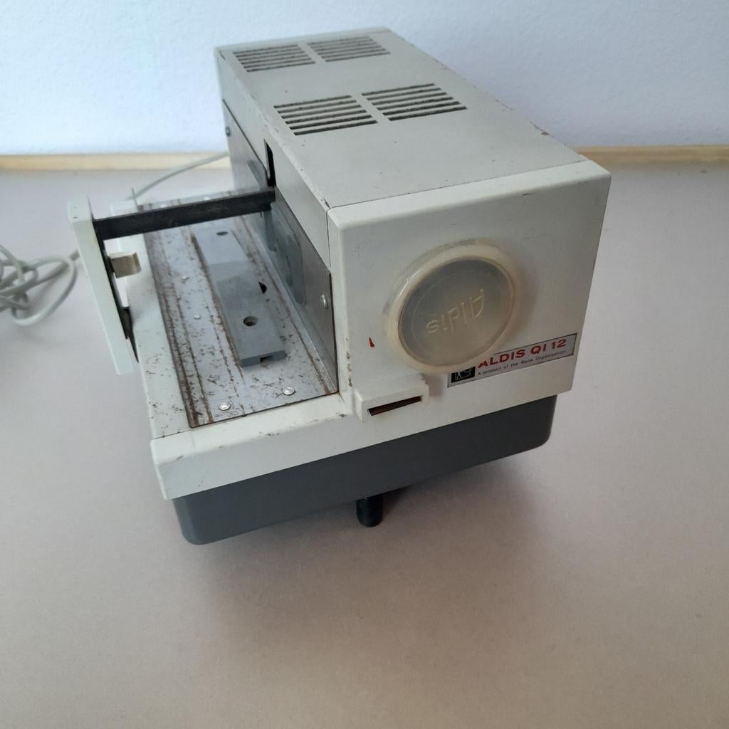 Aldis QI 12 Dia Projector - Vintage, Ophalen of Verzenden, Gebruikt, Met scherm