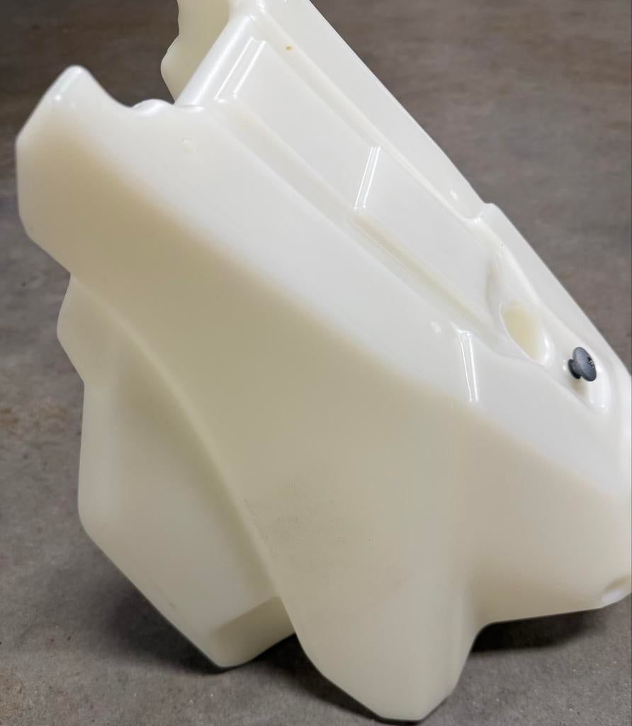 Nieuwe KTM tank  9,5 liter, Motoren, Info@motorhuisdedoelen, KTM, Nieuw, Ophalen of Verzenden