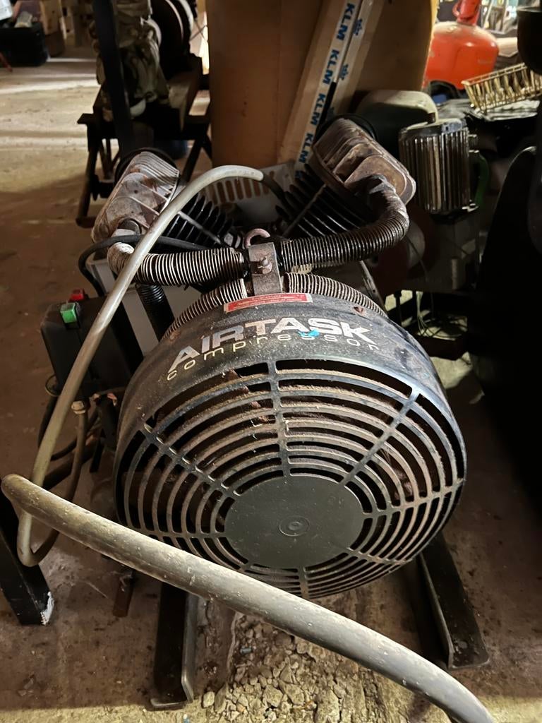 Loods Opslag Inboedel, Ophalen