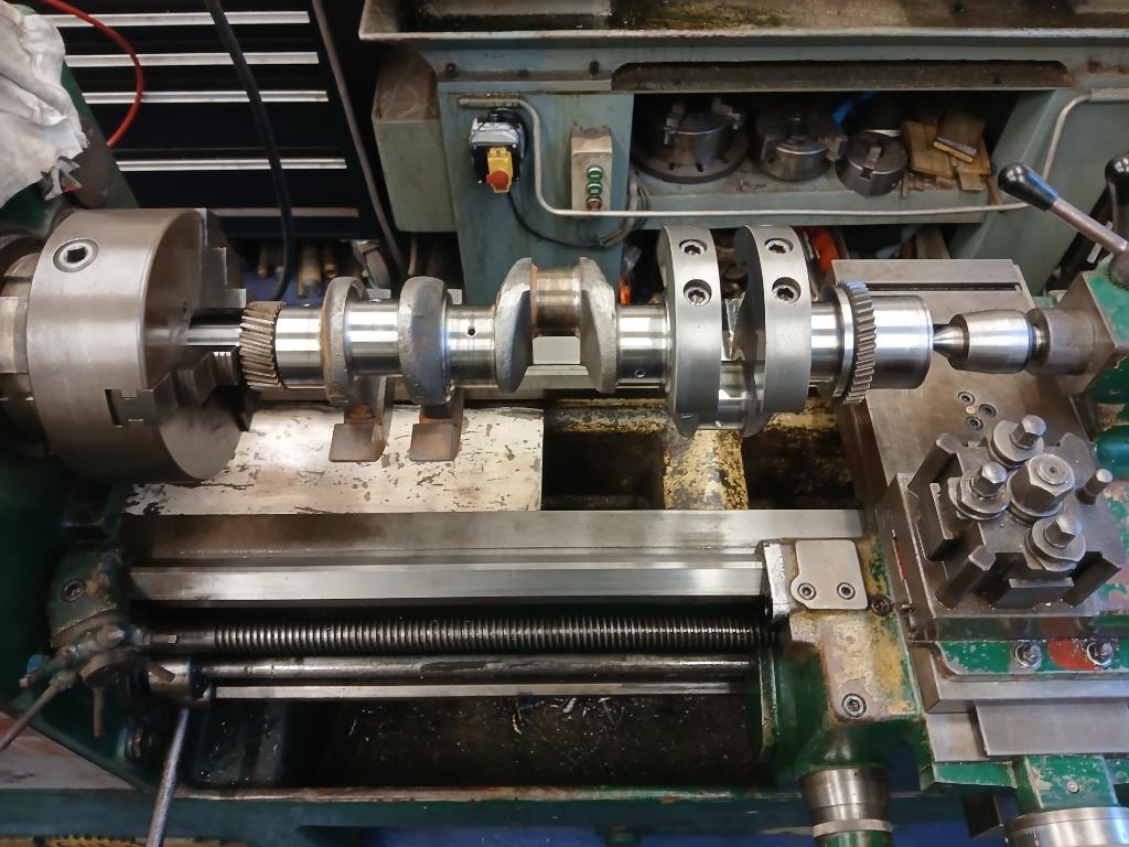 Revisie en reparatie van Scheepsmotoren, Motor en Besturing