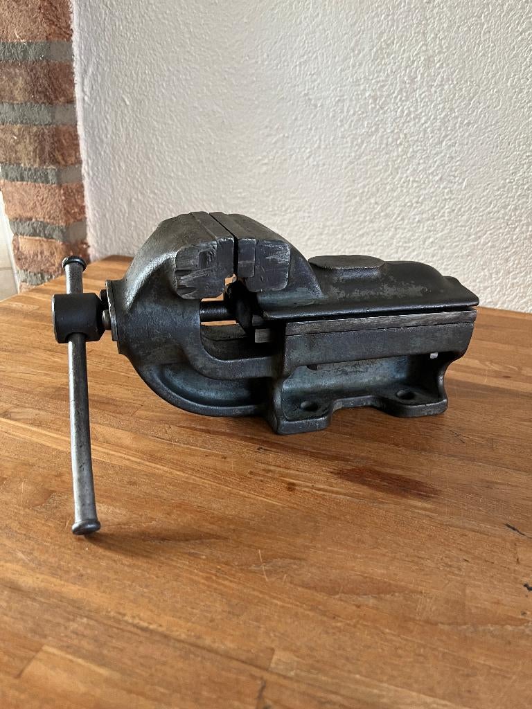 Degelijke EVOLENT / LES bankschroef . 80 mm ., Ophalen of Verzenden, Gebruikt