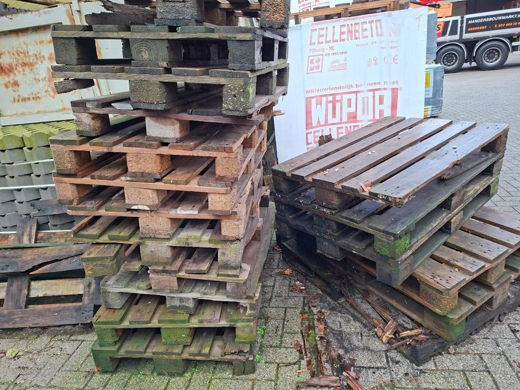 Stuk of 50 kapotte euro pallets BIEDEN, Ophalen, Zo goed als nieuw