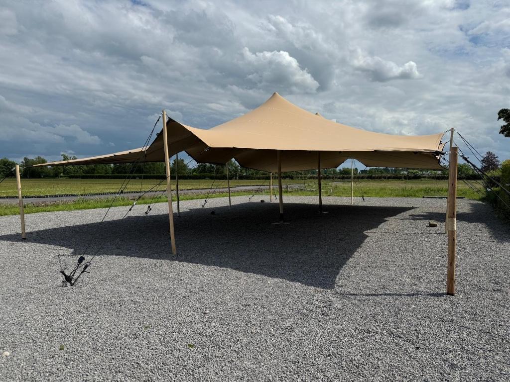 Stretchtent 10 x 15 meter te huur - Zand - Ook last minute, Partytent, 6 meter of meer, Zo goed als nieuw, 8 meter of meer