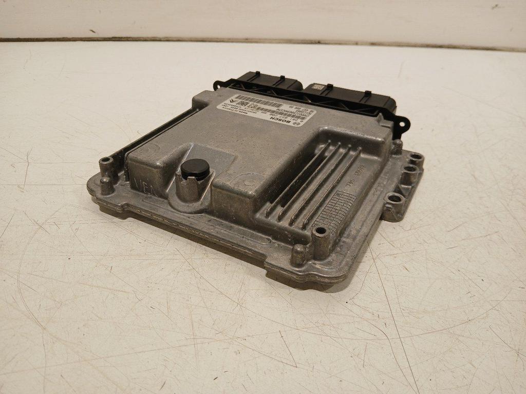 Computer motormanagement Opel Vivaro, Onderdelen@venauto.nl, Van der Ven Autorecycling B.V., Gebruikt, Ettenseweg 76, 4706 PB Roosendaal, The Netherlands