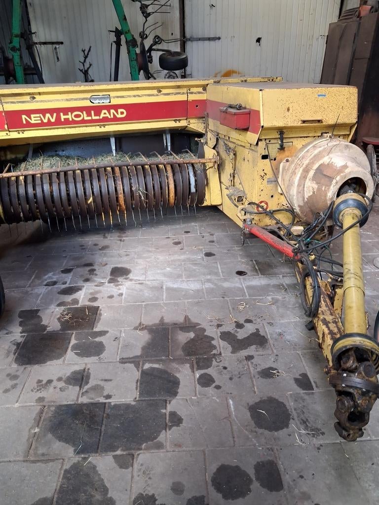 New holland Hooipers 945, Ophalen