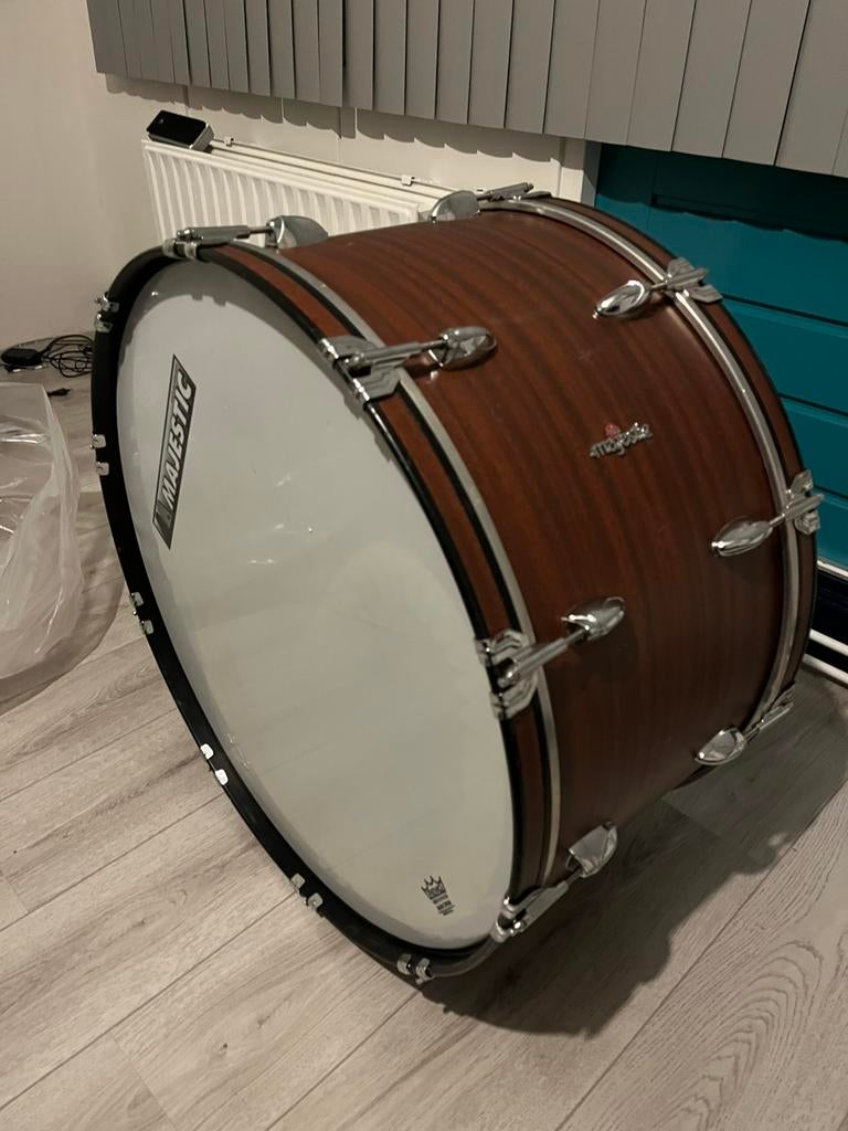 Marching Bass Drum Majestic 26”x14”, Muziek en Instrumenten, Drumstellen en Slagwerk, Ophalen, Gebruikt, Overige merken