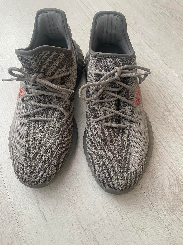 Yeezy 350 grijs maat 43, Ophalen of Verzenden, Zo goed als nieuw, Overige kleuren