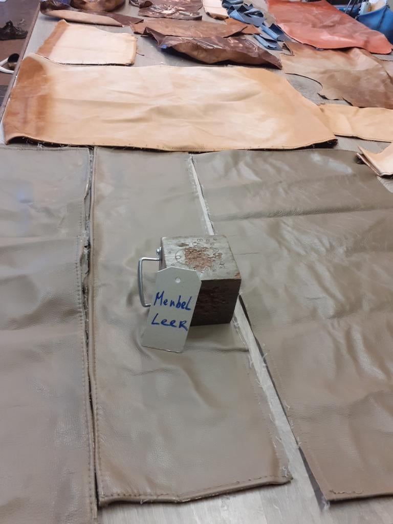 Rest lappen meubel leer, Hobby en Vrije tijd, Stoffen en Lappen, Ophalen, Gebruikt, Overige kleuren, Leer of Kunstleer