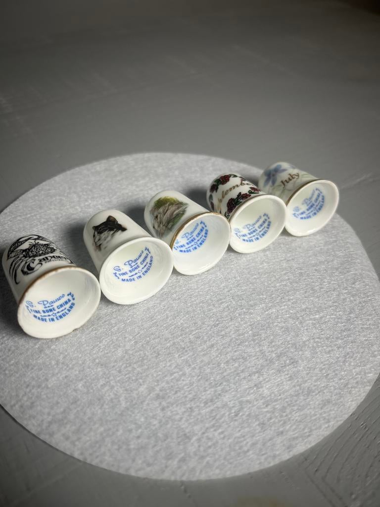 Vingerhoedjes - merk G.pauwe - Fine Bone China, Ophalen of Verzenden, Zo goed als nieuw, Porselein, Nederland