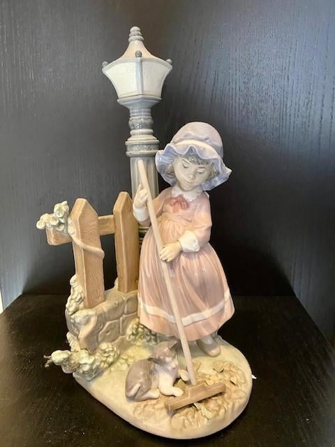 Lladro Clean Up, Ophalen of Verzenden, Zo goed als nieuw, Mens