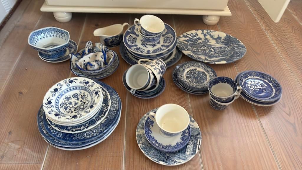 Blauw servies / Engels  /1 bord Petrus  Ragout, Ophalen of Verzenden