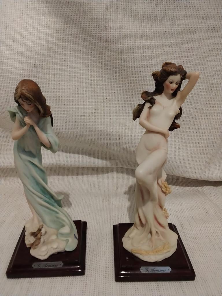 Beeldjes van Giuseppe Armani voor Capo Di Monte, Ophalen, Zo goed als nieuw