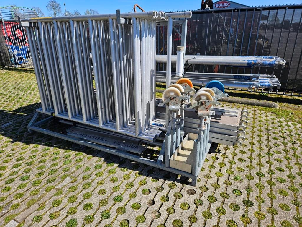 Gebruikte aluminium rolsteiger 135 x 305, Ophalen