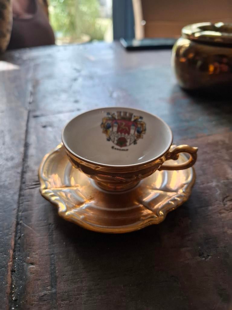 Gouden kop en schotel Arzberg Bavaria met wapen van Hannover, Ophalen