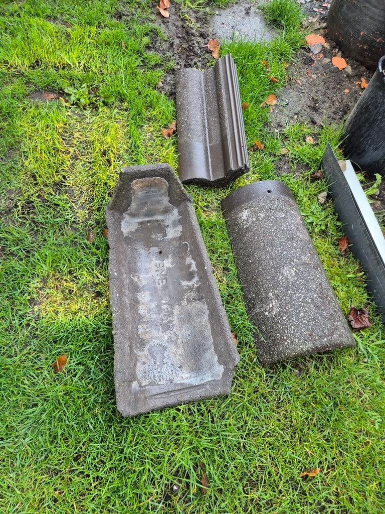 Rbb neroma kantpan nokpan en eindnokpan, Ophalen, Steen of Klei, 15 m² of meer, Dakpannen