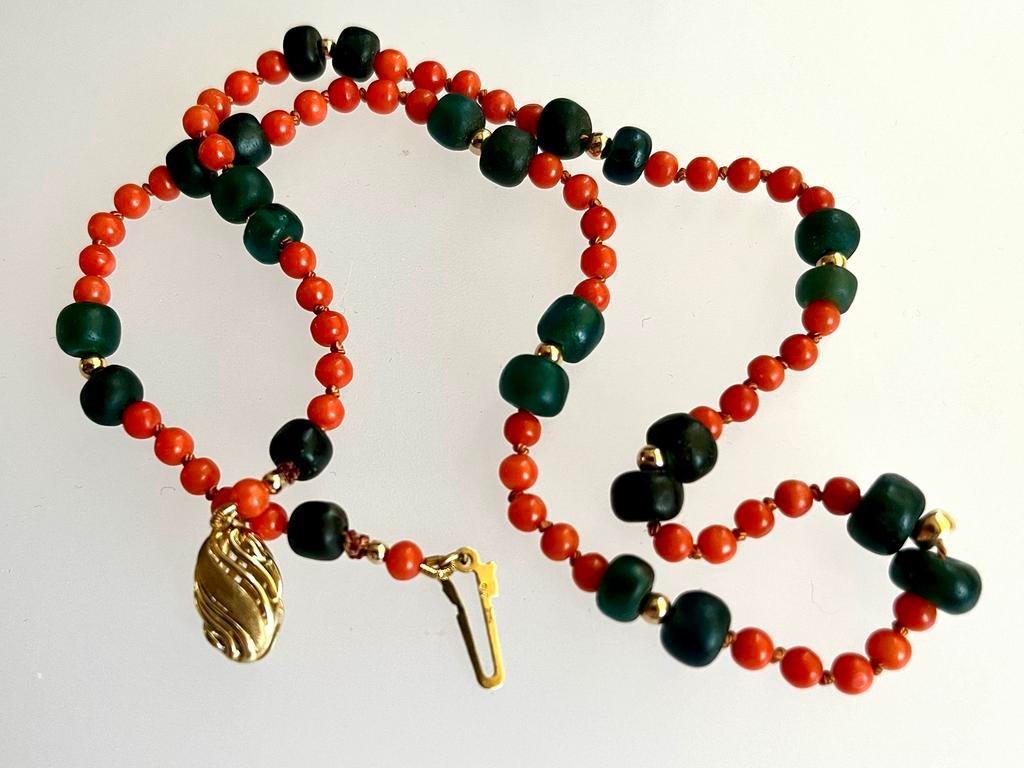 Ketting antiek bloedkoraal goud Myanmar kralen, Sieraden, Tassen en Uiterlijk, Antieke sieraden, Ophalen of Verzenden, Goud, Ketting