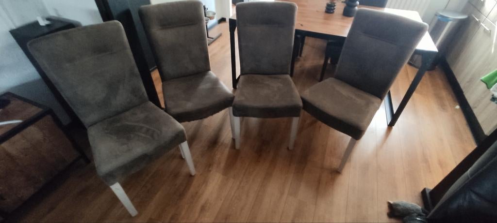 Gratis af te halen 4 eethoek stoellen, Ophalen, Gebruikt