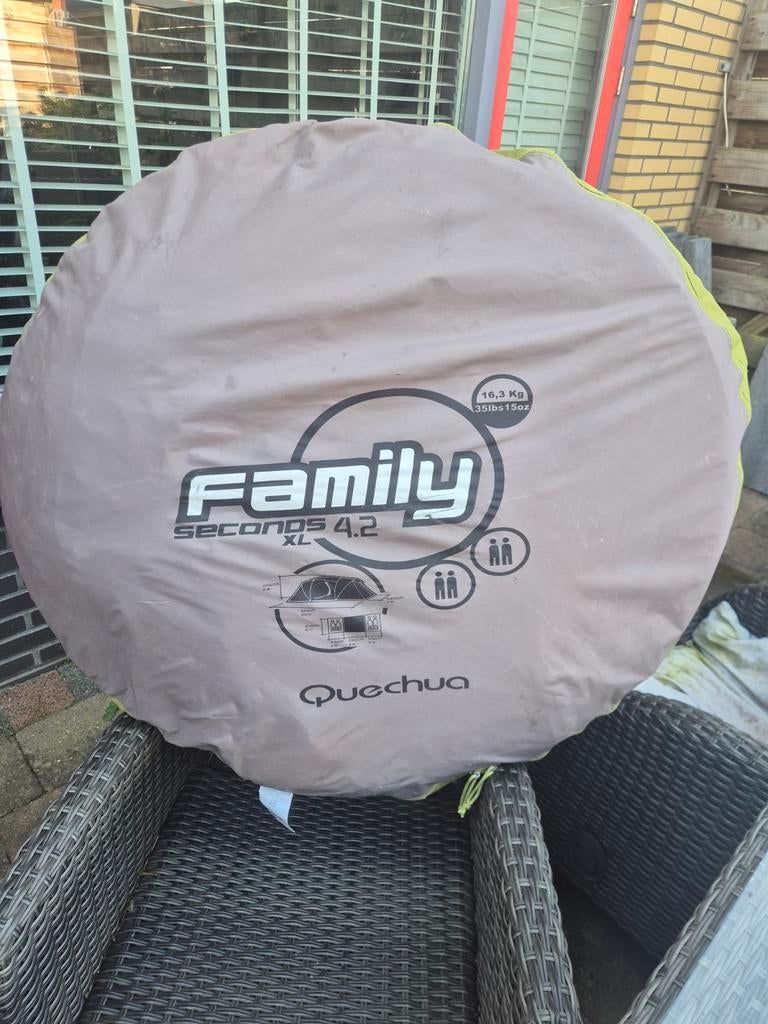 Quechua Family Seconds 4.2 XL - 4 persoons tent, Caravans en Kamperen, Tenten, Ophalen of Verzenden, Gebruikt, Tot en met 4