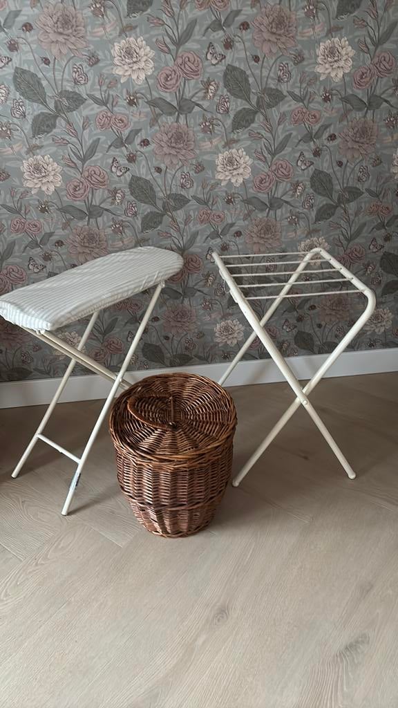 Wasrek, strijkplank en wasmand speelgoed montessori, Kinderen en Baby's, Speelgoed | Houten speelgoed, Ophalen, Zo goed als nieuw