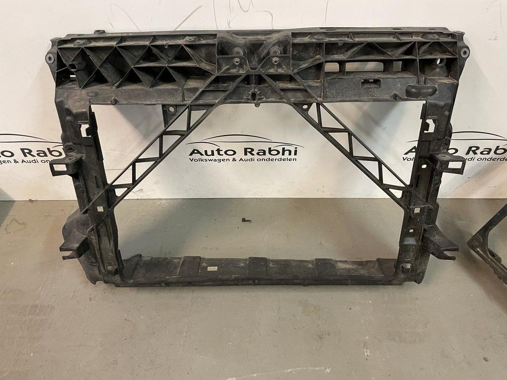Skoda superB voorfront 3V0805588, Gebruikt, -, -, Ophalen of Verzenden