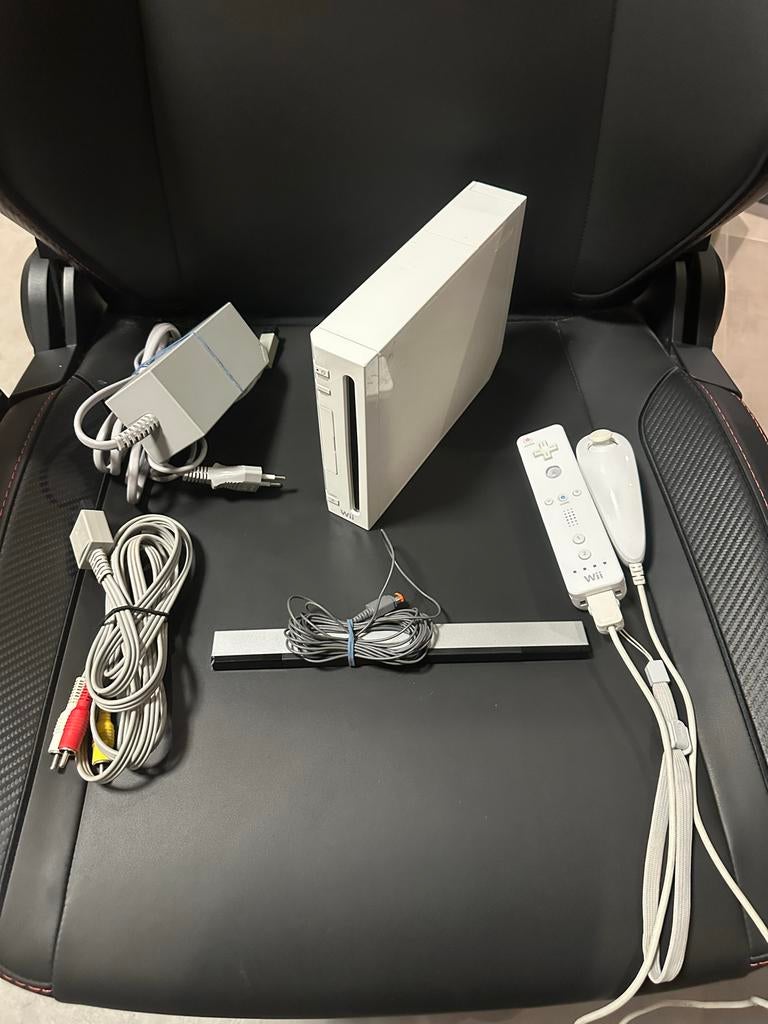 Complete Wii console met 3 spellen naar keuze, Ophalen of Verzenden, Gebruikt, Met 1 controller, Met games