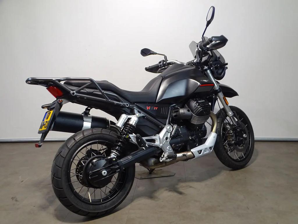 Moto Guzzi V 85 TT € 10.490,00 - foto 3