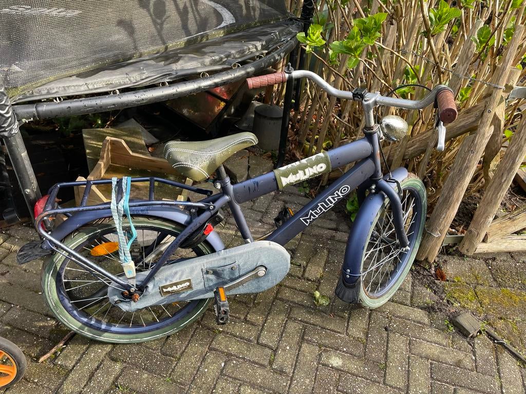 Mulino jongensfiets opknapertje voor een bosje bloemen., Fietsen en Brommers, Fietsen | Jongens, Ophalen, Gebruikt, 20 inch, Handrem