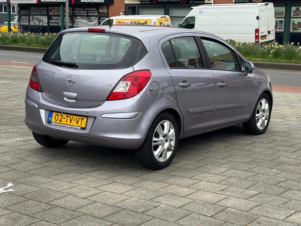 Opel Corsa 1.4-16V Cosmo,airco, parkeersensoren, km nap,alum, Voorwielaandrijving, 1063 kg, Gebruikt, 49 €/maand